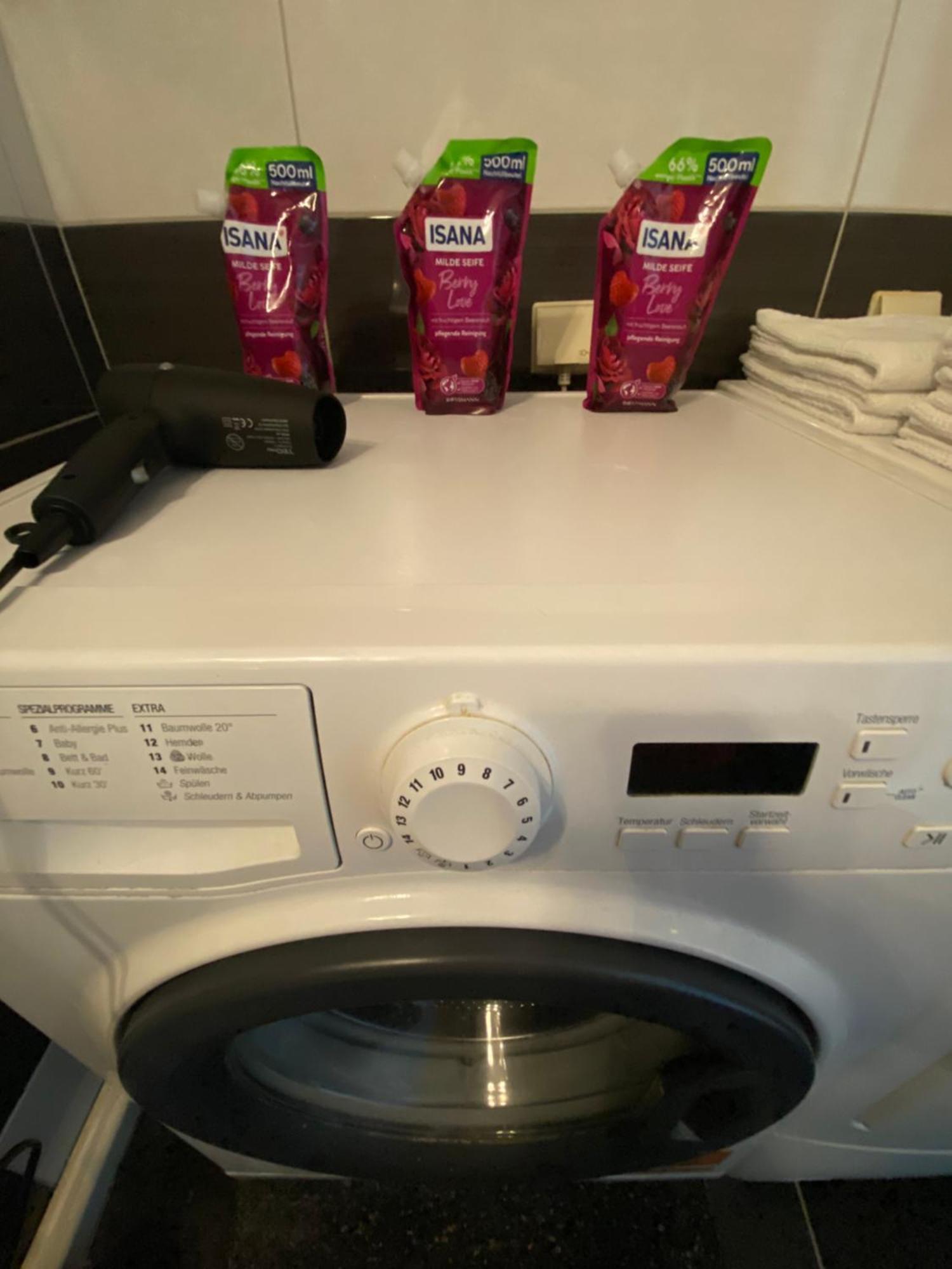 Wunderschoene Ferienwohnung! 1 Apartment Düsseldorf